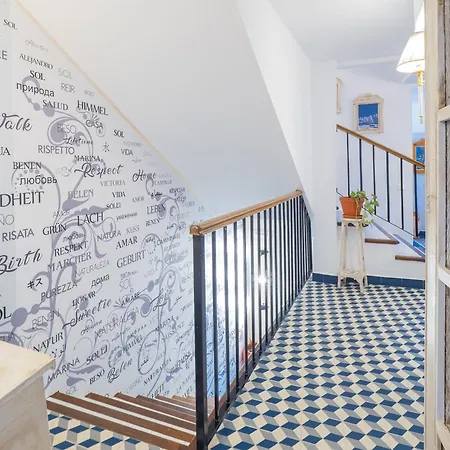 Cubo's La Plaza 301 With Breakfast * Толокос